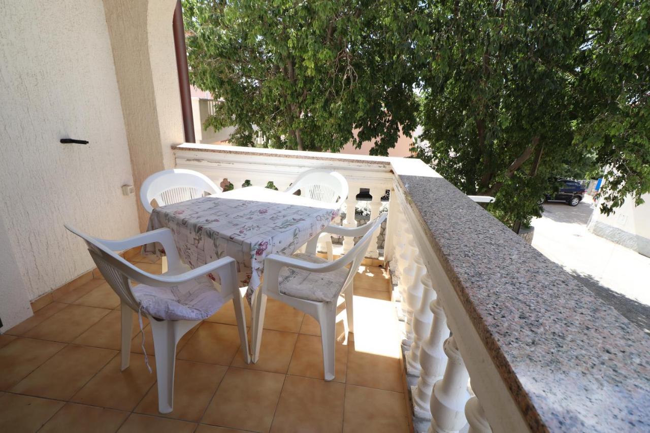 Apartment Dony - Ticic Novalja Exterior foto