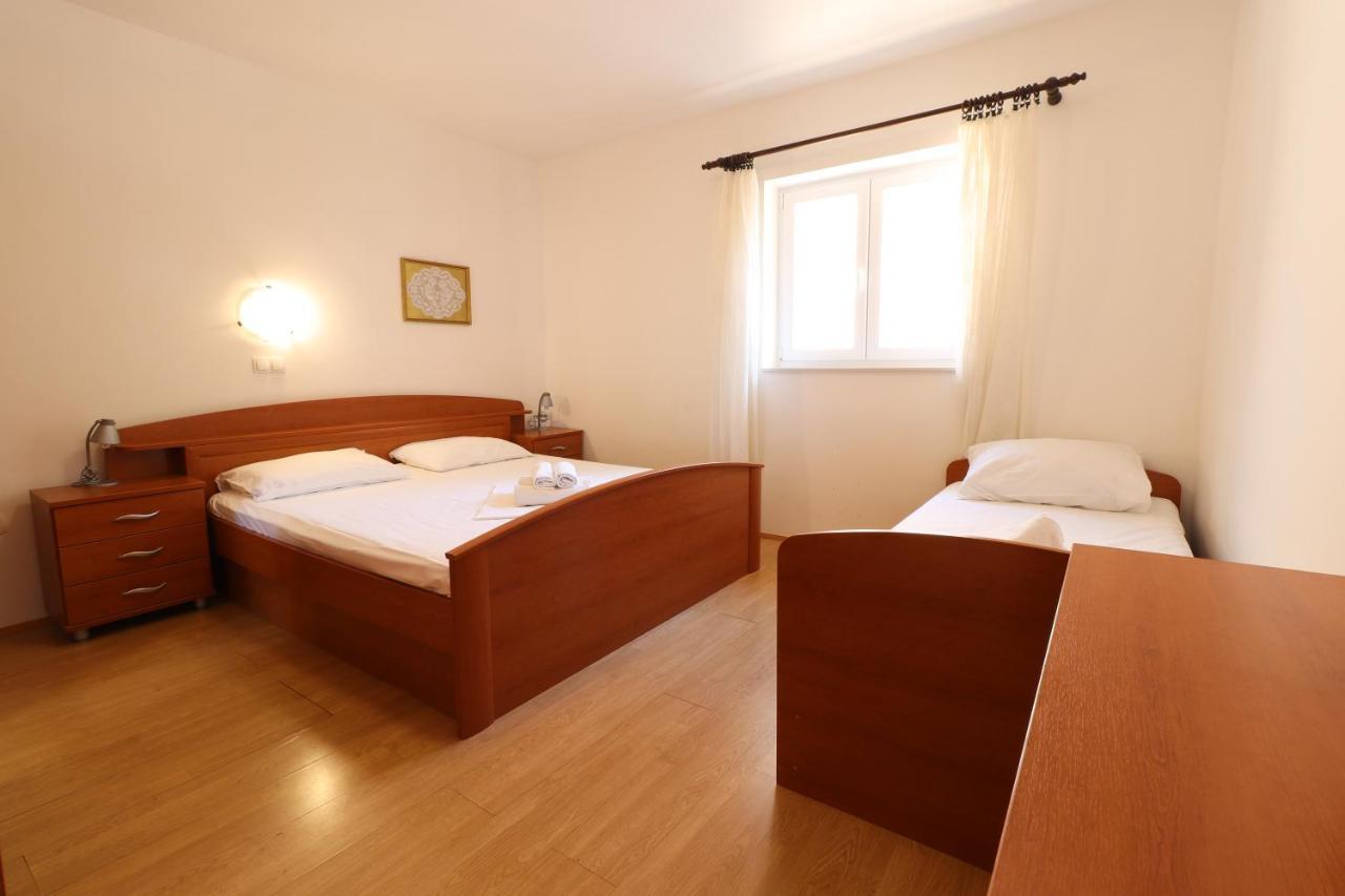 Apartment Dony - Ticic Novalja Exterior foto